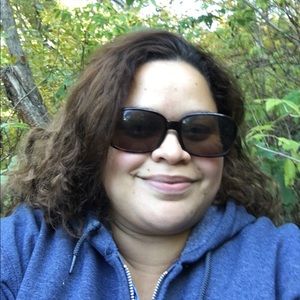 Meet your Posher, Gloria